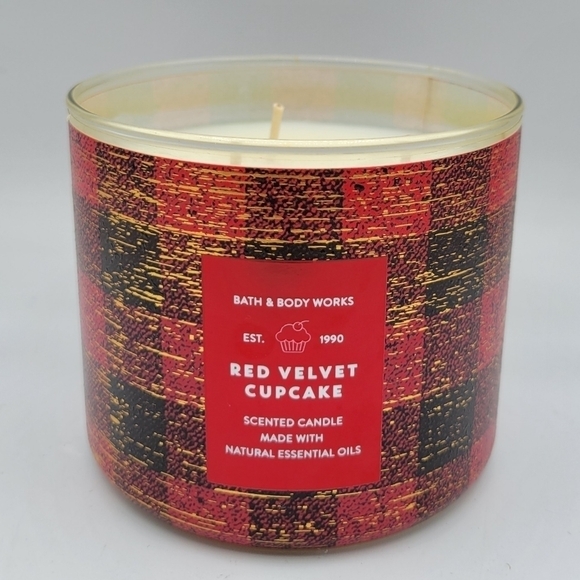 Bath & Body Works Red Velvet Cupcake 3 wick candle - Picture 4 of 4